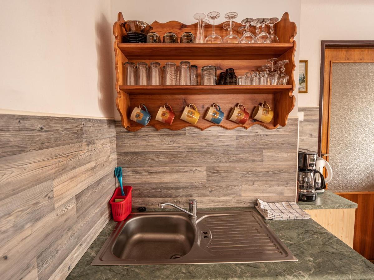 Apartman Karel A Martina โรกีนีซ นัด ยีเซอโร ภายนอก รูปภาพ