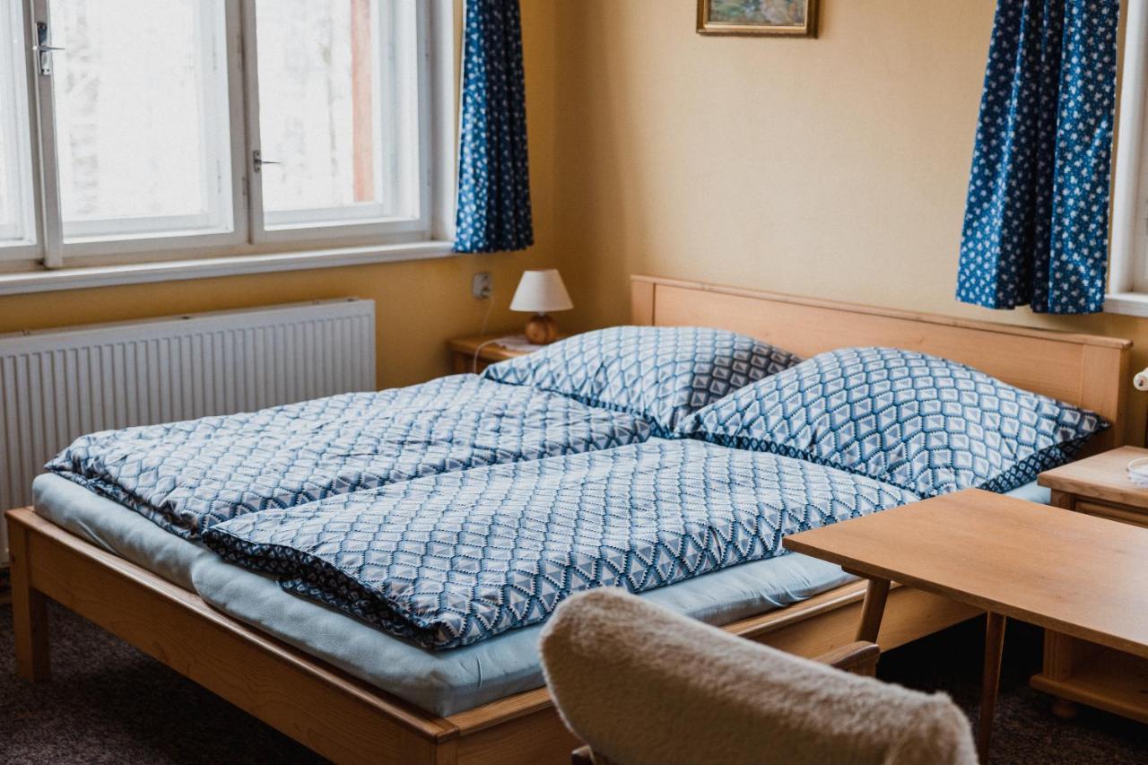 Apartman Karel A Martina โรกีนีซ นัด ยีเซอโร ภายนอก รูปภาพ